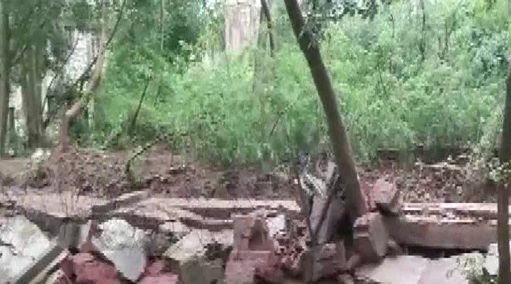 Lucknow news, Unnao Roof Collapse, Lucknow Wall Collapse