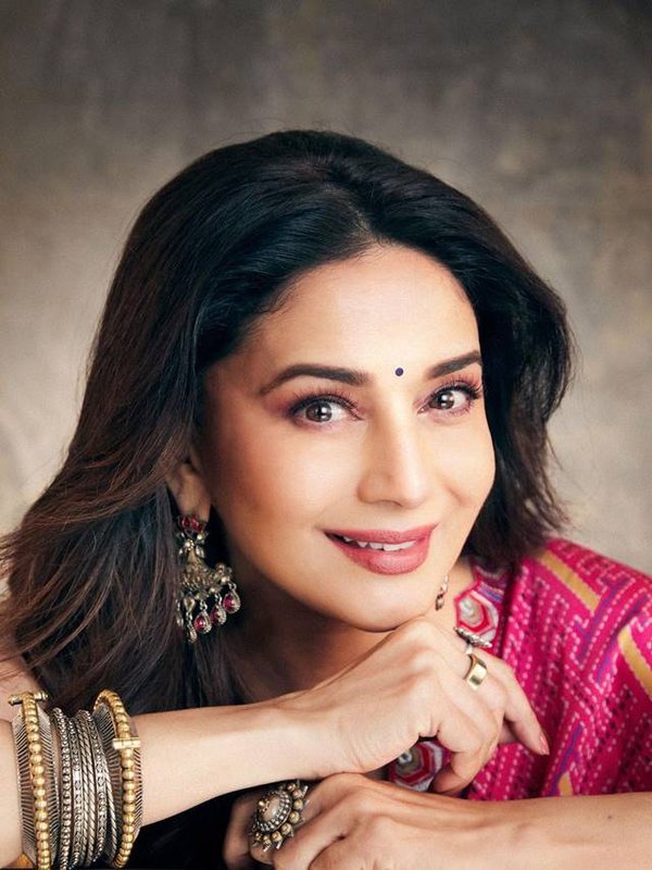madhuri gorgeous look