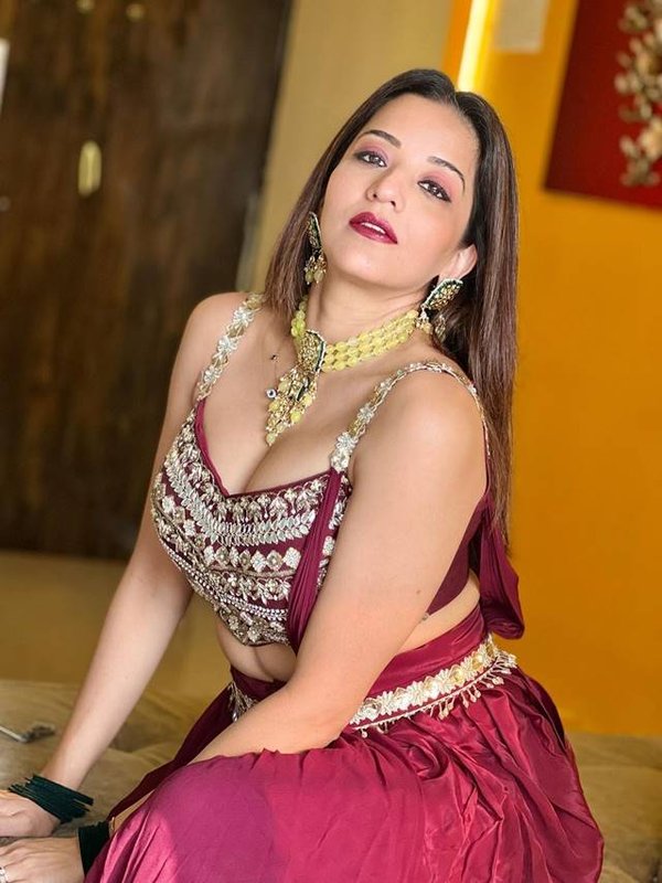 monalisa stunning looks