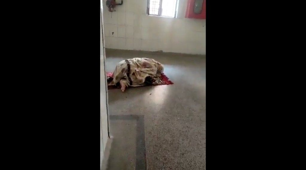 UP News| Namaj in Hospital| Prayagraj Police
