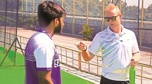 Sjoerd Marijne Book | Sjoerd Marijne | Manpreet Singh