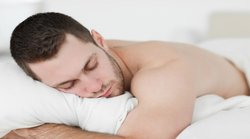 Sleeping Position: पेट के बल सोना क्यों हो सकता है खतरनाक? एक्सपर्ट से जानिए