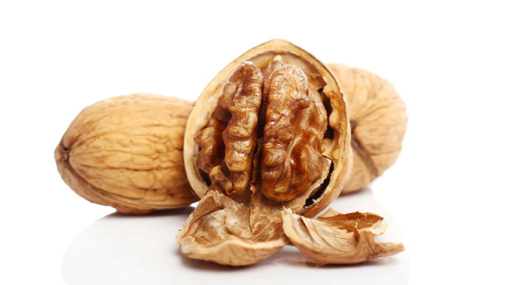 World Heart Day 2022,World Heart Day,heart,walnuts,benefits of walnuts for heart,healthy heart