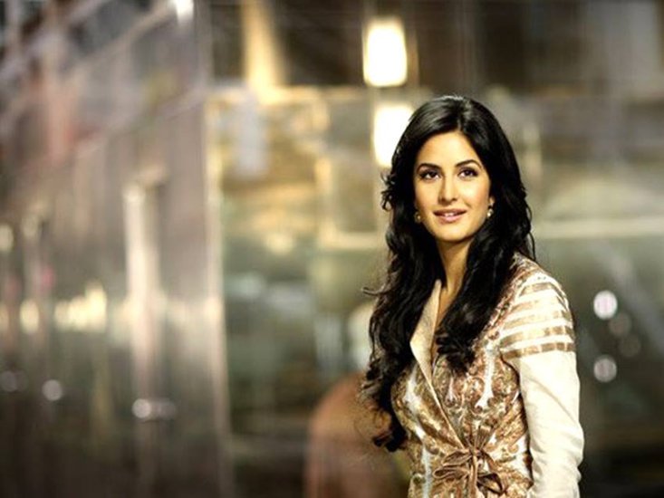 Katrina Kaif: 2008 में ही आई फिल्म हेलो में कैटरीना कैफ भी देवी के रोल में नजर आई थीं। 