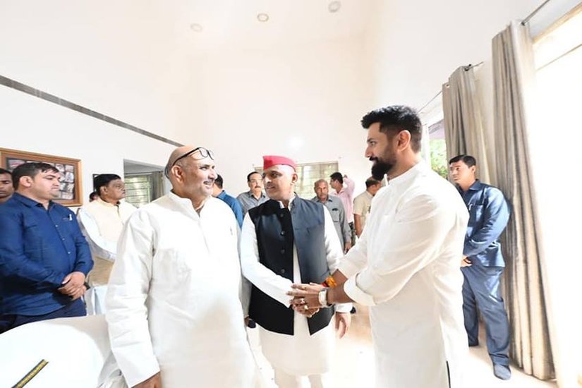 तस्वीरें चिराग पासवान के सोशल मीडिया हैंडल से ली गई है।