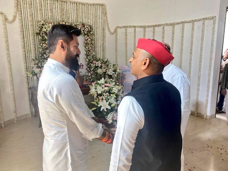 चिराग पासवान सपा अध्यक्ष अखिलेश यादव से भी मिले।