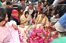Mulayam Singh yadav, Dimple Yadav, Akhilesh yadav Daughters