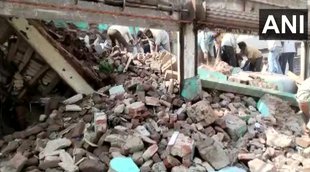 Maharashtra, Five people died, building collapsed Amravati