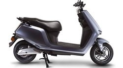 BGauss A2 Electric Scooter में मिलते हैं ब्लूटूथ और एंटी थेफ्ट अलार्म जैसे फीचर्स, जानें क्या है रेंज और कीमत