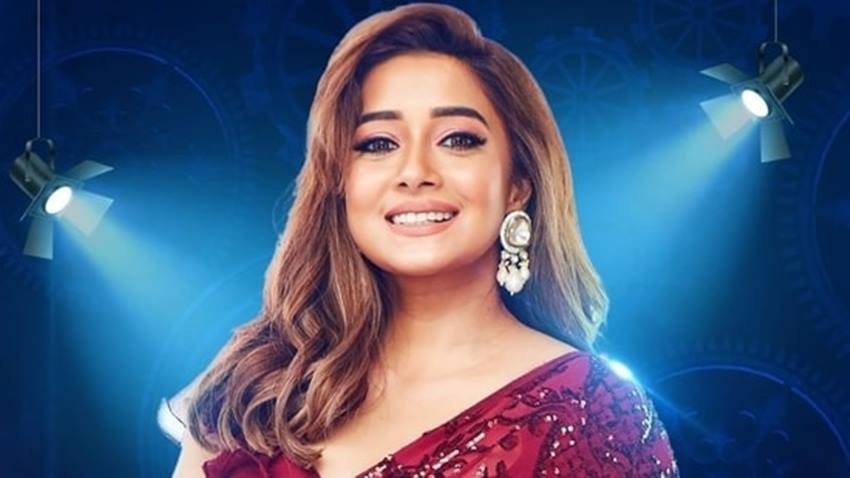 Tina Dutta: टीवी शो उतरन से शोहरत पाने वालीं टीना दत्ता की 8 से 9 लाख रुपये प्रति सप्ताह के हिसाब से फीस मिल रही है।