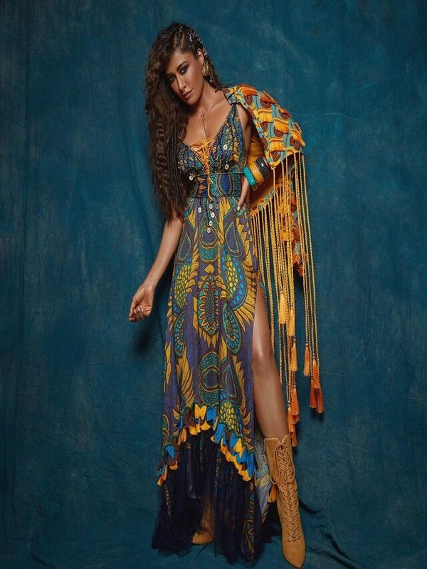 CHITRANGADA SINGH IN MULTICOLOUR LOOK