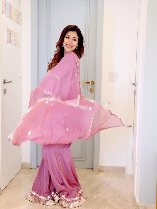 DEBINA BANERJEE IN PINK SHARARA LOOK