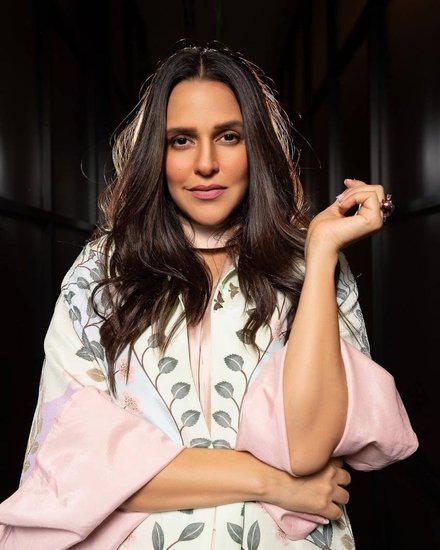 Neha Dhupia: नेहा धूपिया सोशल मीडिया के जरिए लगभग हर साल फैंस से अपील करती हैं कि वह पटाखे ना जलाएं।