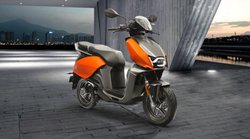 Electric Vehicle: Hero Vida V1 की सिंगल चार्ज में 165 km की रेंज, साथ में मिलते हैं 30 से ज्यादा फीचर्स, जानें कीमत