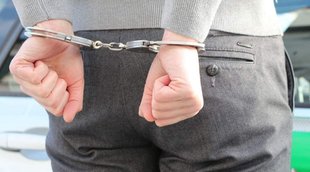 Fake wing commander arrested | IGI airport Delhi | fake IDs uniform recovered
