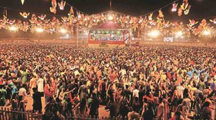 Garba Dance II Gujarat II Navratri (1)