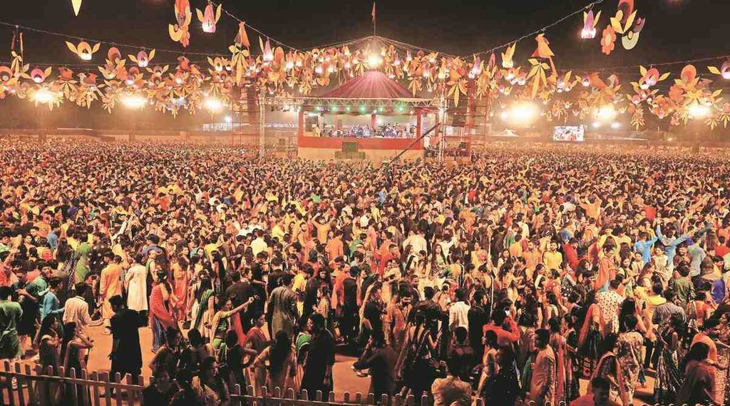 Garba Dance II Gujarat II Navratri (1)