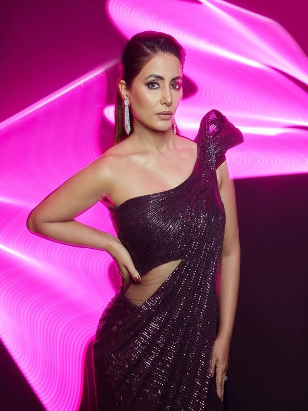 HINA KHAN IN FUSION LOOK