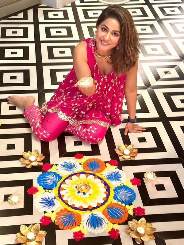 Hina khan Diwali look