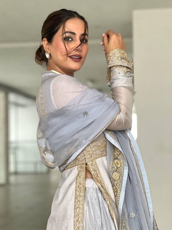 Hina khan ethnic looks