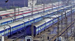 Indian Railways: ट्रेन की AC-3 इकोनॉमी क्लास सेवा होगी बंद, जानें क्या होगी नई व्यवस्था