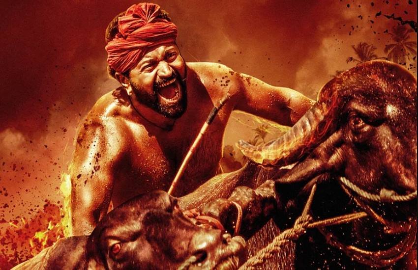 इस साल आरआरआर (RRR) और केजीएफ 2 (KGF 2) जैसी साउथ की कई मेगा बजट फिल्मों ने बॉक्स ऑफिस पर धूम मचाई। इन फिल्मों ने कमाई के कई नए कीर्तिमान बनाए। वहीं साउथ की कई ऐसी फिल्में भी रहीं जो बहुत ज्यादा पैसों में तो तैयार नहीं हुईं लेकिन बॉक्स ऑफिस पर करोड़ों कूटे। आइए डालते हैं ऐसी ही कुछ फिल्मों पर एक नजर: 