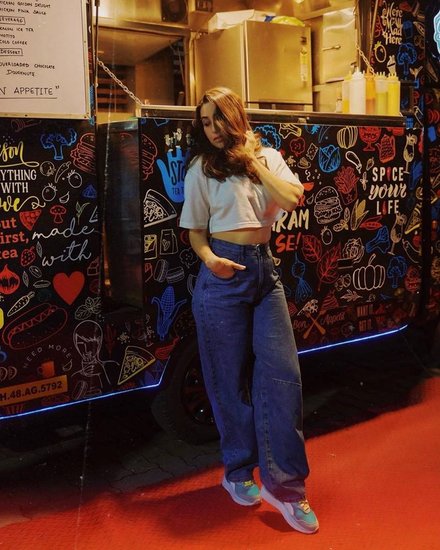 करिश्मा ने साल 2003 में संजय कपूर से शादी की थी लेकिन 2016 में दोनों का तलाक हो गया। करिश्मा ने पति पर मारपीट करने के आरोप लगाए थे। (Photo: Karishma Kapoor Instagram)