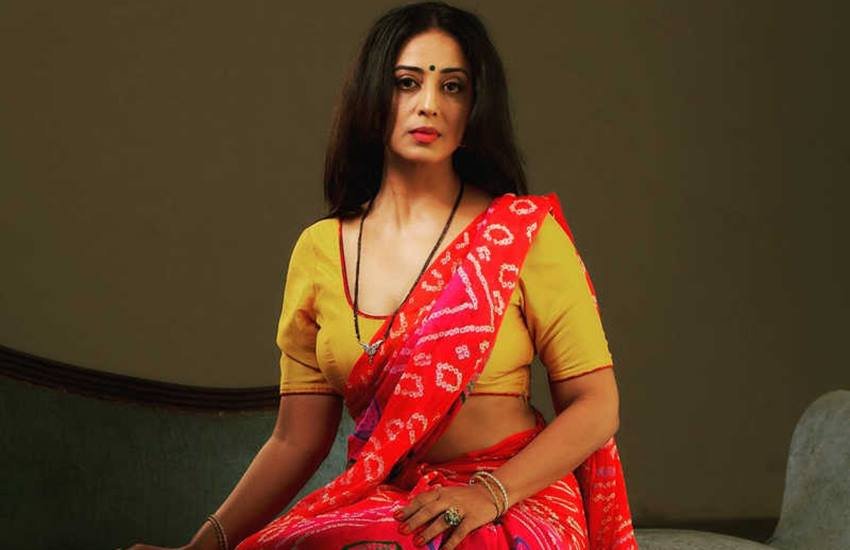 बॉलीवुड को लेकर सालों तक एक मान्यता बनी रही कि शादी के बाद एक्ट्रेसेस का करियर खत्म हो जाता है। हालांकि हेमा मालिनी जैसी कई एक्ट्रेसेस ने इसे गलत साबित किया। बॉलीवुड में कई एक्ट्रेसेस तो ऐसी भी हैं जिन्होंने शादी के बाद ही फिल्मों में कदम रखा। आइए डालते हैं कैसा रहा इनका फिल्मी करियर: