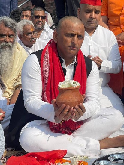 बता दें कि मुलायम सिंह यादव का निधन 10 अक्टूबर को हो गया था।