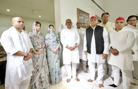 Mulayam SIngh Yadav, Nitish Kumar in saifai