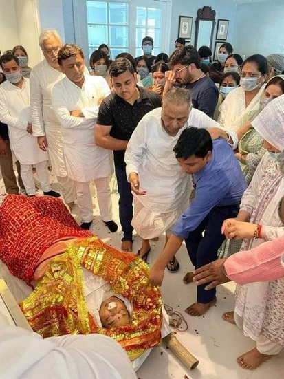 9 जुलाई को साधना गुप्ता के निधन के बाद से मुलायम टूट से गए थे। 