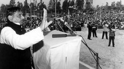 जब दो बार प्रधानमंत्री बनते-बनते रह गए थे मुलायम सिंह यादव, जानें कैसे पीएम की कुर्सी से रह गए थे दूर