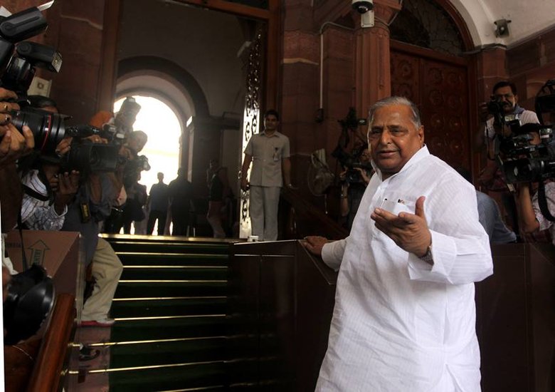 Mulayam Singh Yadav Death: समाजवादी पार्टी के संस्थापक और उत्तर प्रदेश के पूर्व मुख्यमंत्री मुलायम सिंह यादव का सोमवार सुबह निधन हो गया है। वह 82 साल के थे। मुलायम सिंह पिछले कुछ दिनों से गुरुग्राम के मेदांता अस्पताल में भर्ती थे। उन्हें वेंटिलेटर पर रखा गया था।  (Photo- Indian Express Archive)