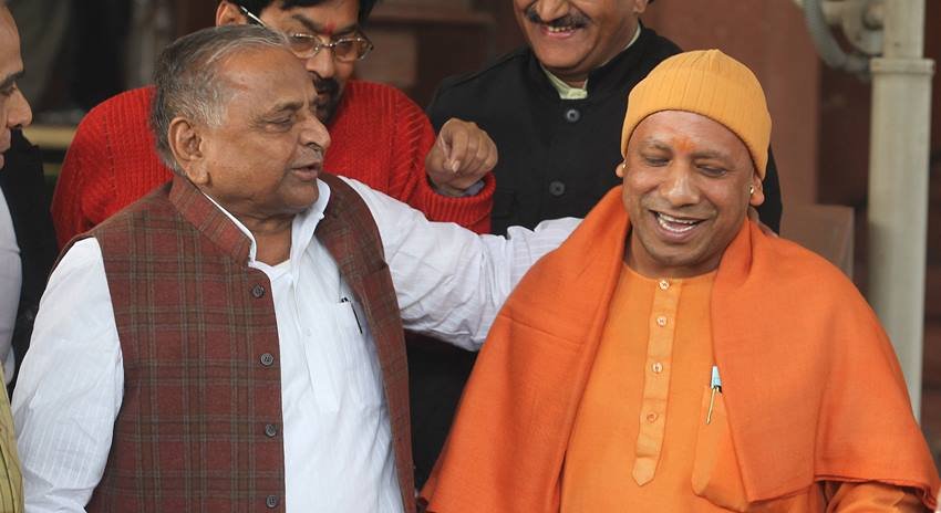 तमाम राजनीतिक विरोधाभास के बाद भी भाजपा के कई नेताओं के साथ मुलायम सिंह के संबंध हमेशा मधुर रहे थे। (Photo- Indian Express Archive)