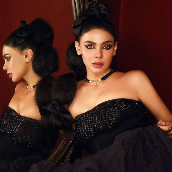 'कजरारे' से बॉलीवुड डेब्यू करने वालीं सारा लॉरेन मर्डर 3,  बरखा, इश्क क्लिक, सल्तनत और फ्रॉड सैयां में भी नजरआईं। इतनी फिल्में करके भी वह बॉलीवुड में असफल रहीं।