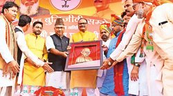 SP-कांग्रेस ने मुस्लिमों को किया गुमराह, आपका समुदाय हमारी पार्टी के शासन में सुरक्षित- पसमांदा मुसलमानों के सम्मेलन में बोले बीजेपी नेता