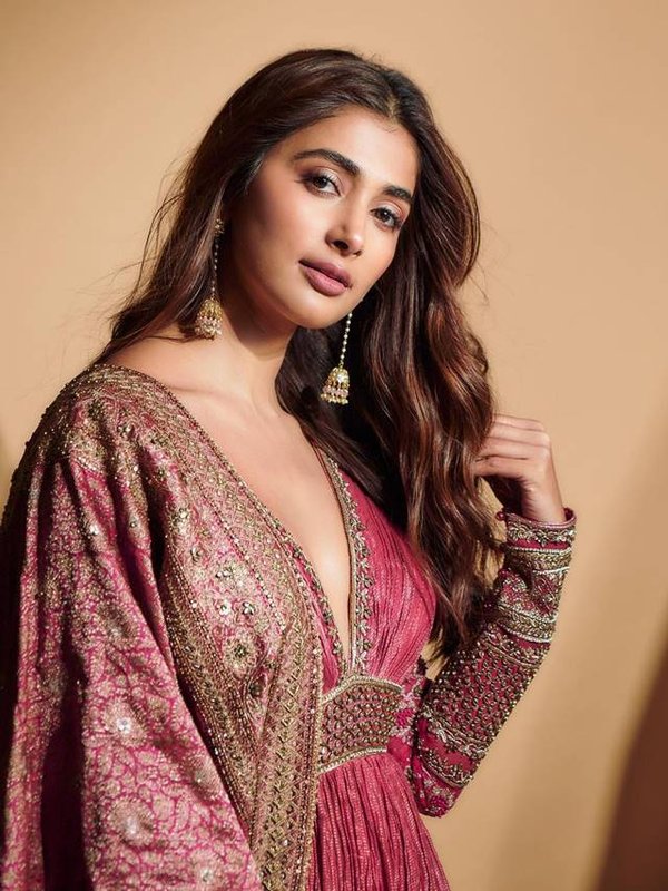 Pooja hegde birthday