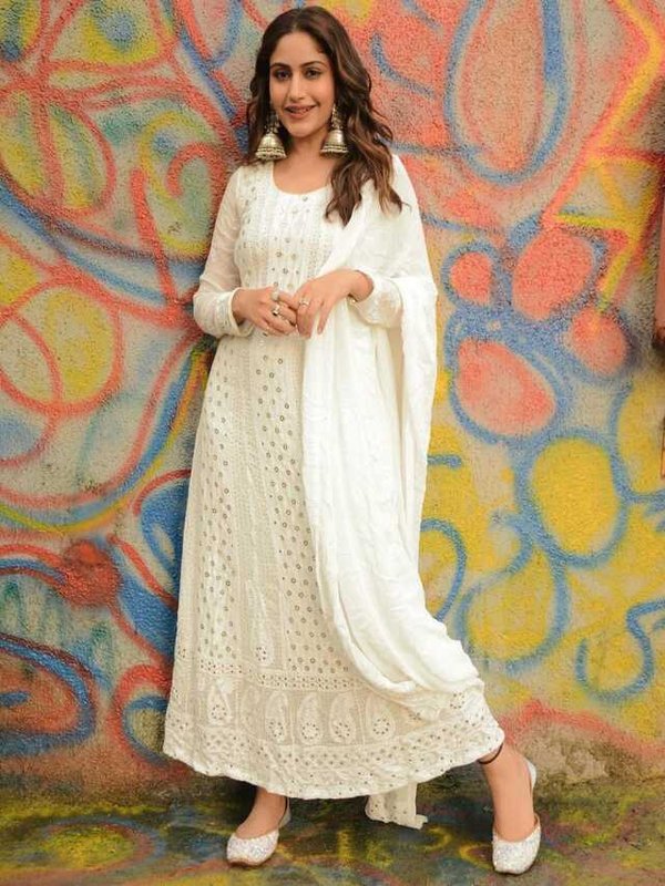 SURBHI CHANDANA IN ETHNIC LOOK