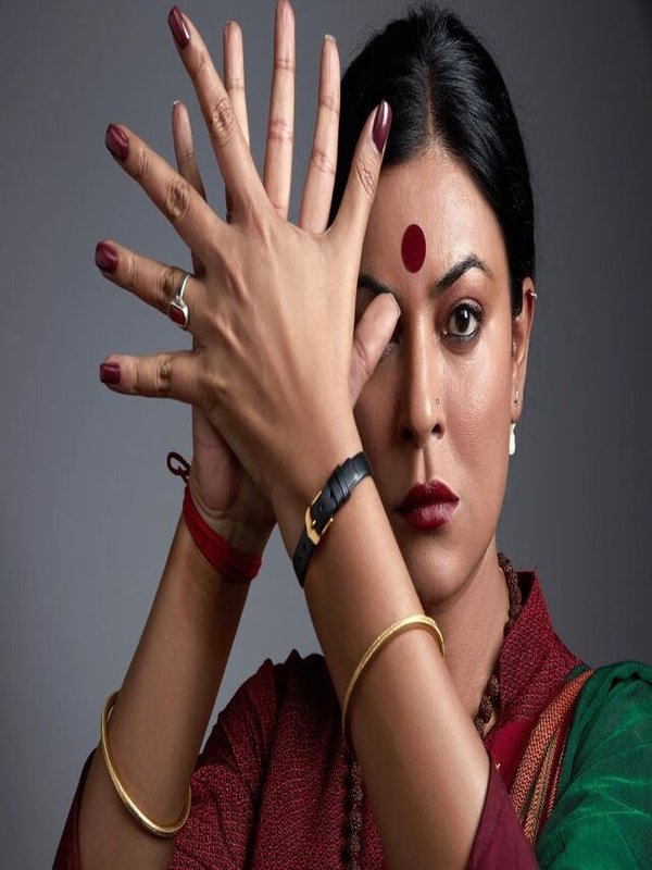 SUSHMITA SEN AS KINNER