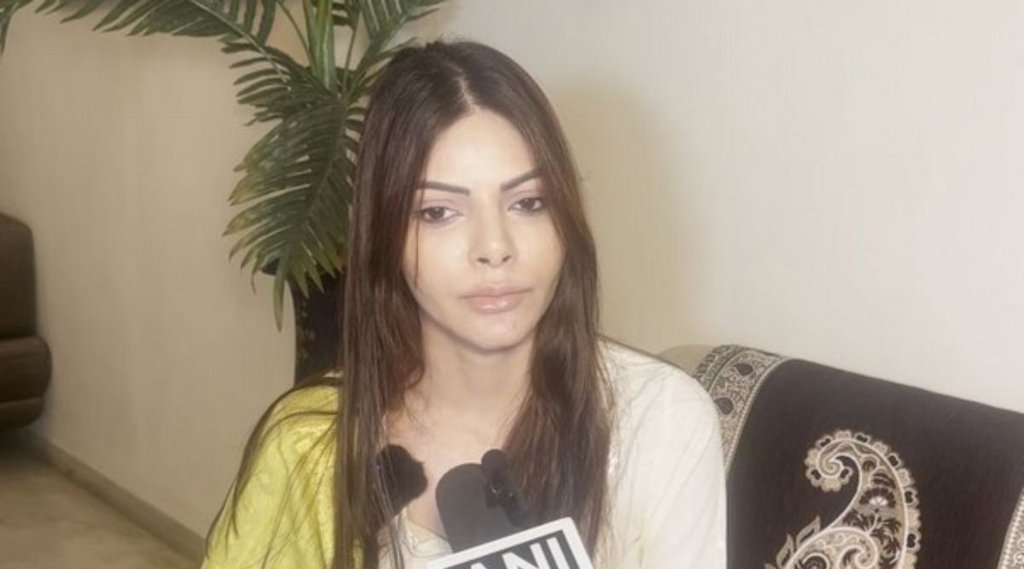 Sherlyn Chopra, Sajid Khan, MUBAI POLICE