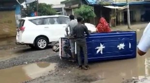 Sitapur II Viral Video II DM Sitapur