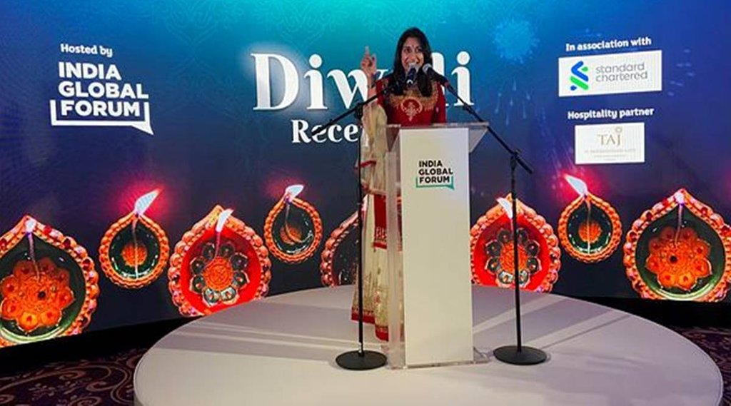 मंगलवार, 18 अक्टूबर, 2022 को लंदन में दीवाली के स्वागत समारोह को संबोधित करतीं ब्रिटेन की गृह सचिव सुएला ब्रेवरमैन। (पीटीआई फोटो) 