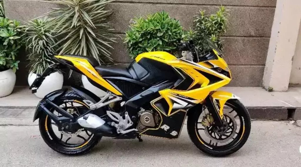 Second Hand Bike, Second Hand Sports Bike, Second Hand Bajaj Pulsar RS 200