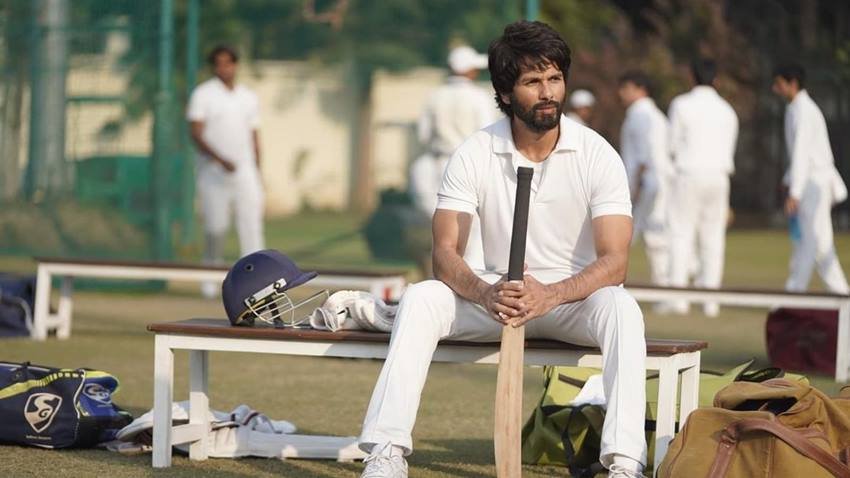Jersey: बच्चन पांडे के बाद रिलीज हुई तेलुगू फिल्म जर्सी की रीमेक जर्सी भी फ्लॉप रही।