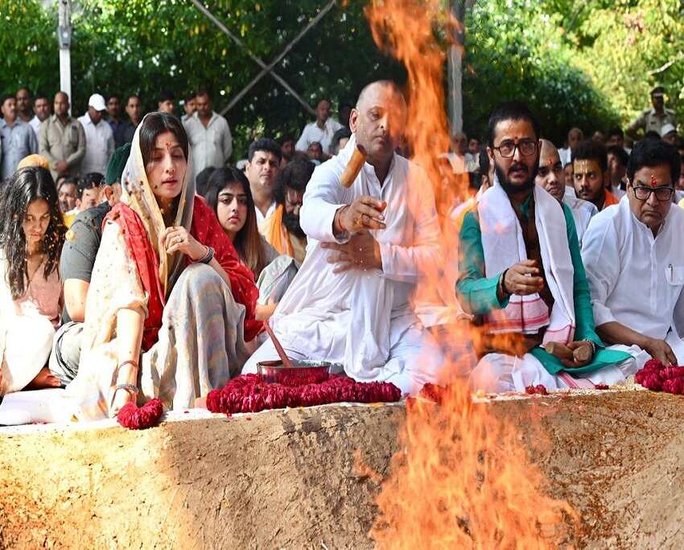 Mulayam Singh Yadav Shanti Havan