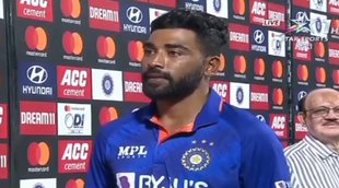 Watch Video Mohammed Siraj priceless response Murali Kartik Miyan kya bowling Hyderabadi mein