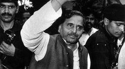 मुलायम स‍िंंह यादव को राजनीत‍ि में द‍िए गए तीन नाम, जान‍िए तीनों के पीछे की कहानी 