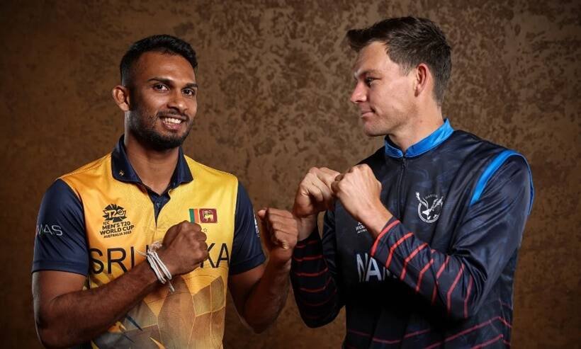 श्रीलंका के दासुन शनाका और नमीबिया के कप्तान गेरहर्ड एरासमस। (t20worldcup.com)