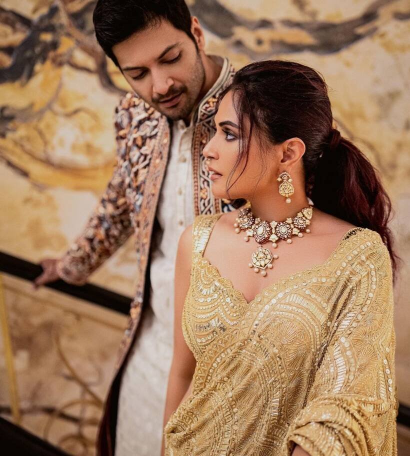 सारी ही तस्वीरों में यह कपल बेहद खूबसूरत लग रहा है। (Photo: Richa Chadha/Instagram)