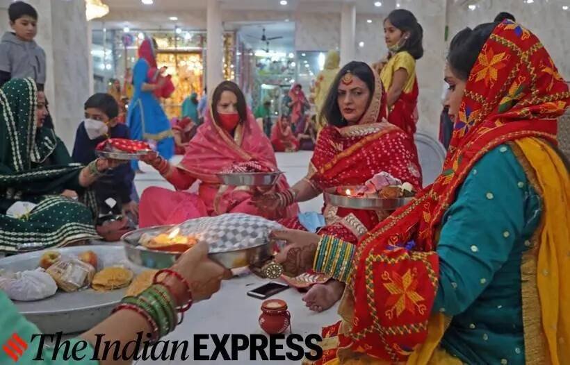 ethnic dress for karwa chauth,saree, lehanga, suit,Fashion , karwachauth , Lifestyle